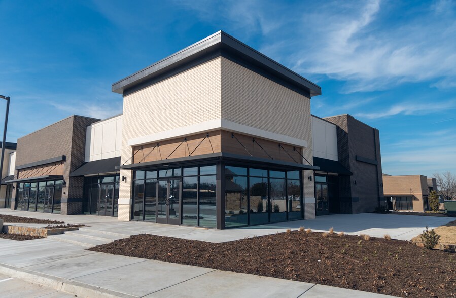 More Photos Of 919 E Northwest Hwy, Grapevine Storefront For Lease