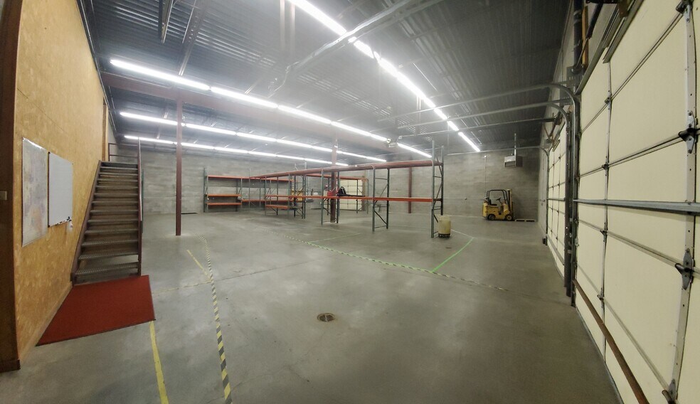 More Photos Of 802 Pierce St, Omaha Warehouse For Sale