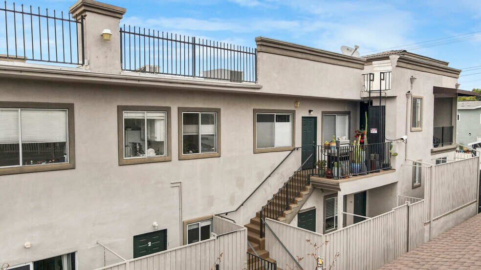 More Photos Of 1837 18th St, Santa Monica Apartments For Sale