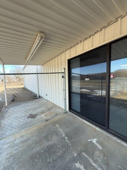 More Photos Of 1600 S Main St, Mcalester Industrial For Sale