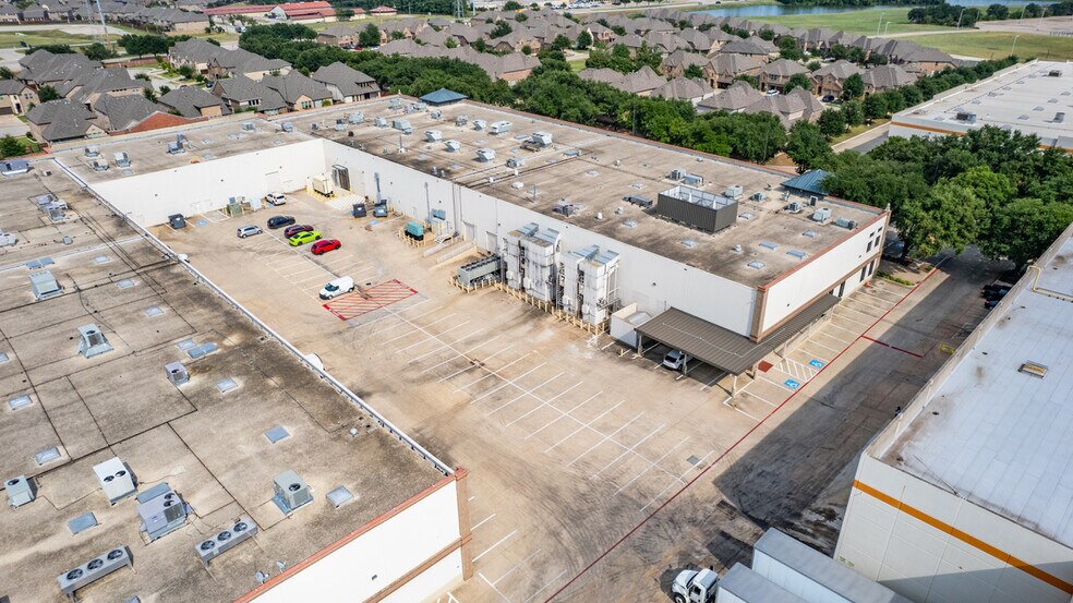 More Photos Of 6221 Riverside Dr, Irving Light Distribution For Lease