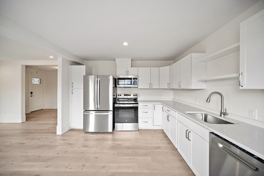 More Photos Of 1501 W Colorado Ave, Colorado Springs Storefront Retail Residential For Sale