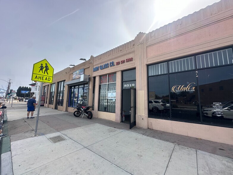 Primary Photo Of 8517-8519 Long Beach Blvd, Huntington Park Storefront For Lease