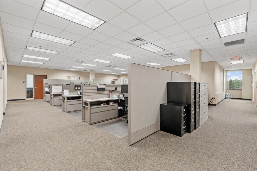 More Photos Of 2775 Blue Water Rd, Eagan Office For Sale