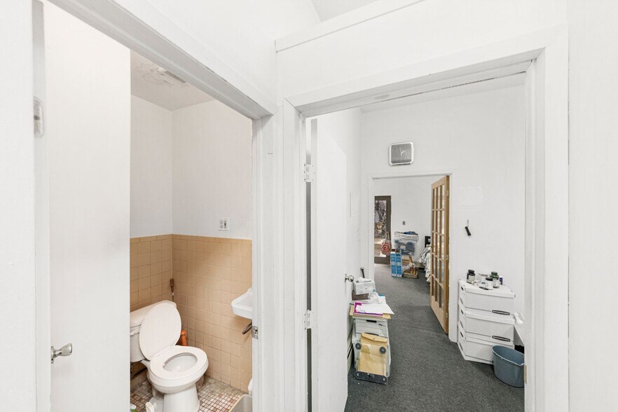 More Photos Of 12516 Jamaica Ave, Richmond Hill Apartments For Sale