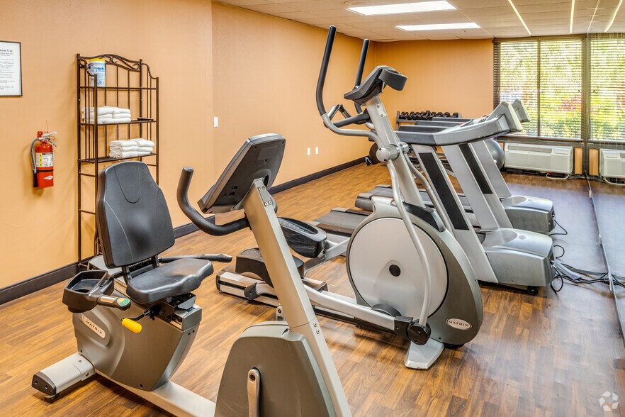 More Photos Of 7675 W Irlo Bronson Memorial Hwy, Kissimmee Hotel For Sale