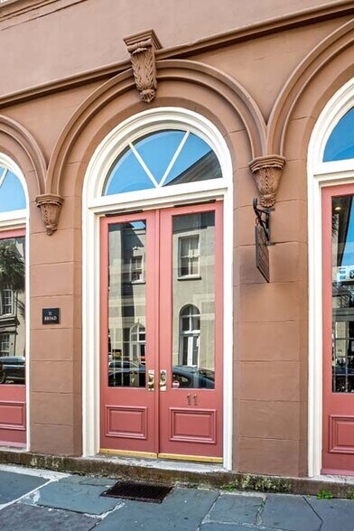 More Photos Of 11 Broad St, Charleston Office Residential For Lease