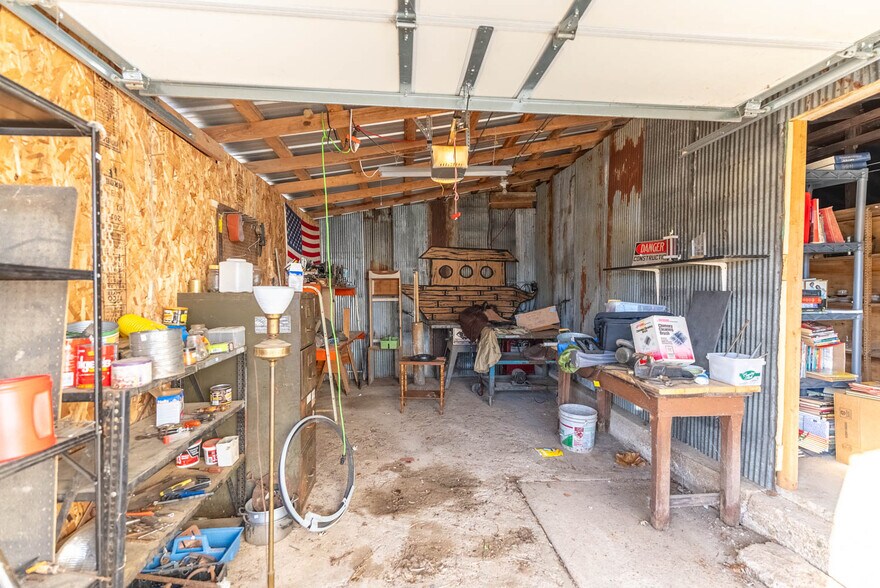 More Photos Of 14597 US-63, Vichy General Retail For Sale