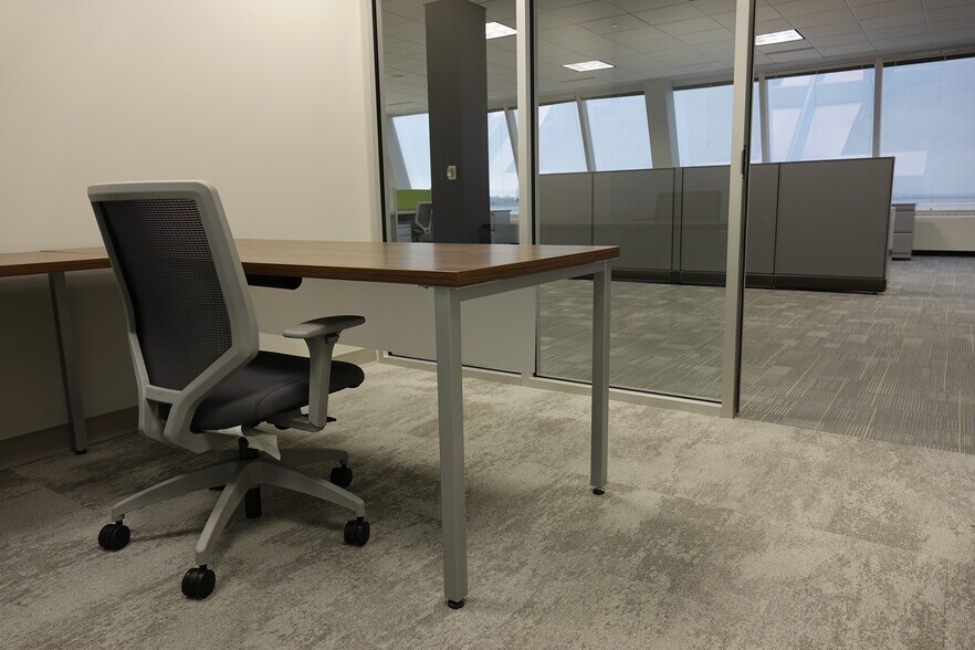 More Photos Of 700 Terrace Point Rd, Muskegon Medical For Lease