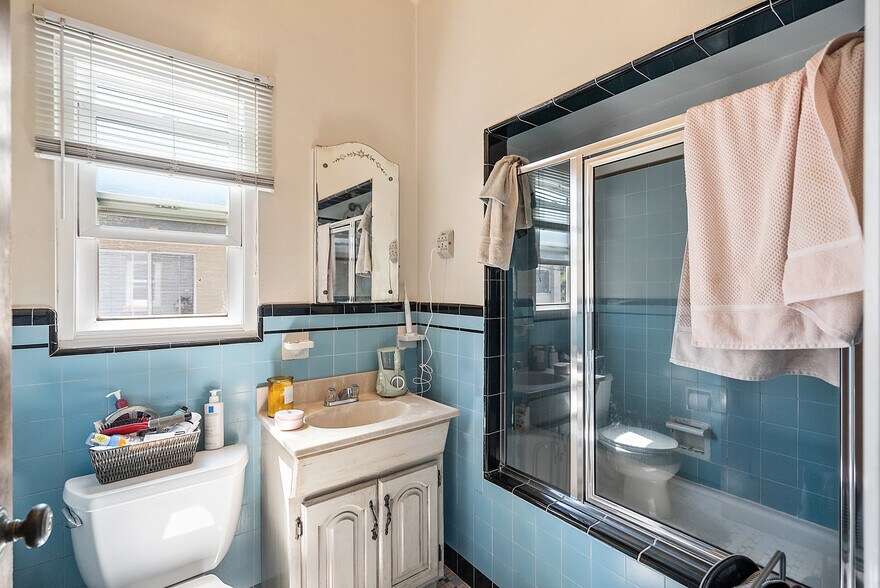 More Photos Of 1217 Capuchino Ave, Burlingame Apartments For Sale