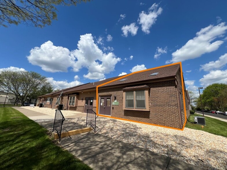 More Photos Of 1609 Woodbourne Rd, Levittown Medical For Sale