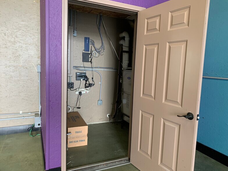 More Photos Of 8745 Old US Highway 50, Breese Industrial For Lease