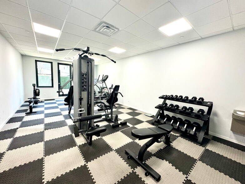 More Photos Of 571 Ocean Pky, Brooklyn Apartments For Sale