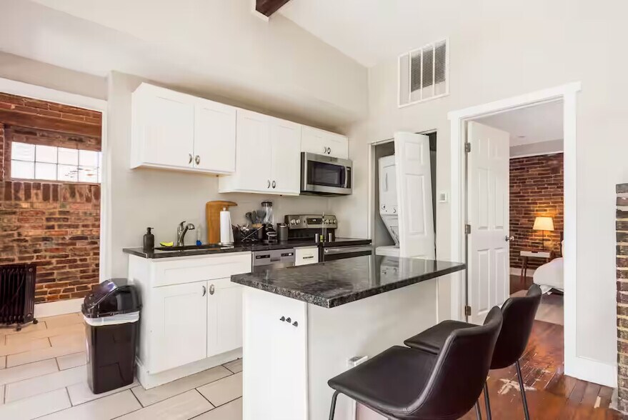More Photos Of 370-372 Forest St, Columbus Apartments For Sale