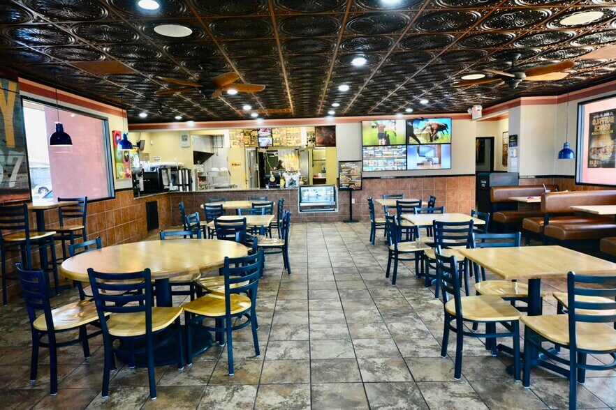 More Photos Of 1210 Lamar Ave, Paris Fast Food For Sale
