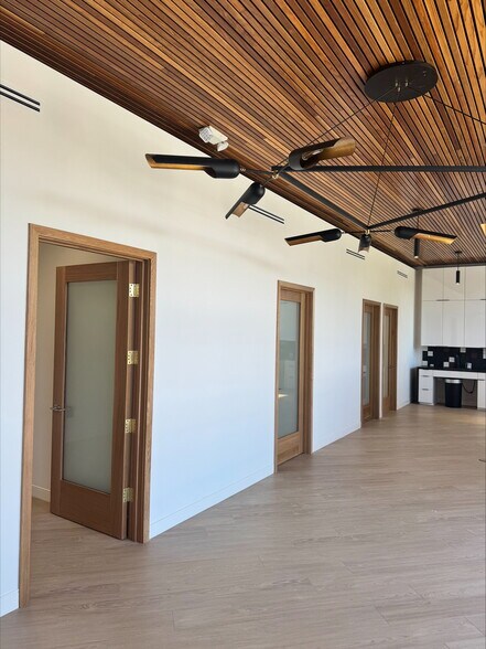 More Photos Of 1154 S Robertson Blvd, Los Angeles Medical For Lease