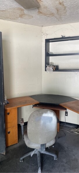 More Photos Of 4131 Lenox Ave, Jacksonville Warehouse For Lease