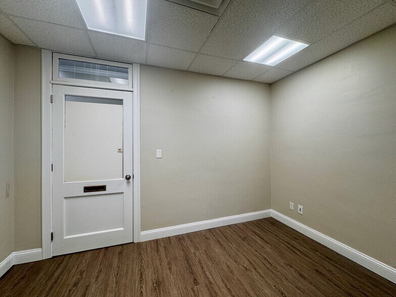 More Photos Of 38 Elm St, Westfield Storefront Retail Office For Lease