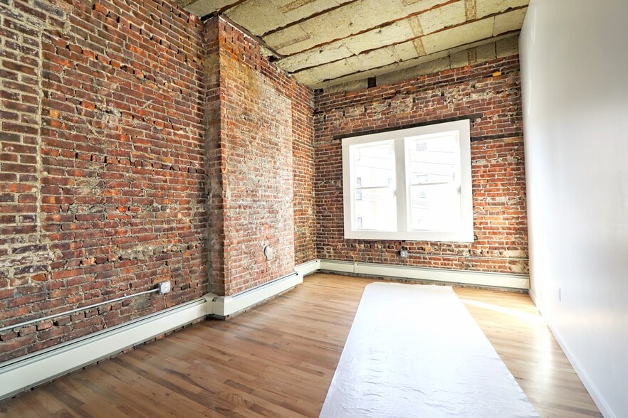 More Photos Of 94 School St, Yonkers Storefront Retail Residential For Sale