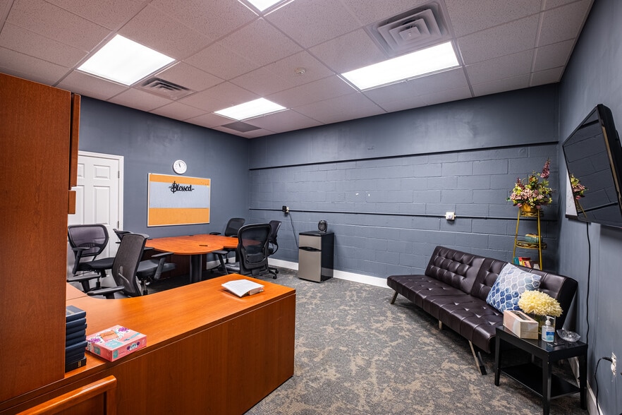 More Photos Of 7627 Leonardtown Rd, Hughesville Storefront Retail Office For Lease