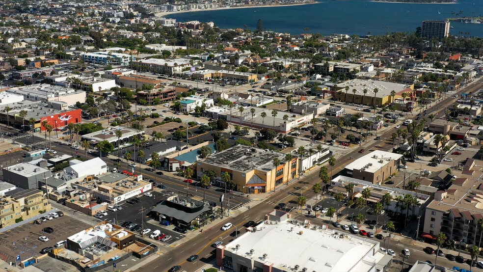 More Photos Of 4475 Mission Blvd, San Diego Unknown For Lease
