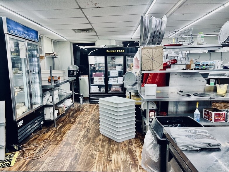 More Photos Of 912 Mulberry St, Loudon Freestanding For Sale