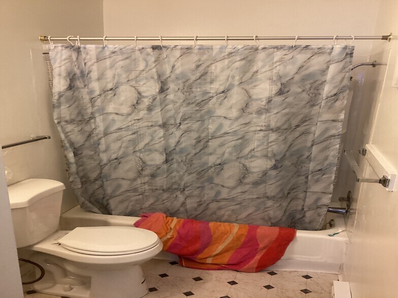 More Photos Of 5125 Marshall Dr, Omaha Apartments For Sale