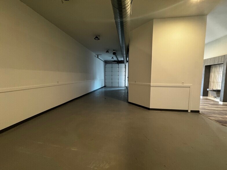 More Photos Of 1817 Scherer Pky, Saint Charles Warehouse For Lease