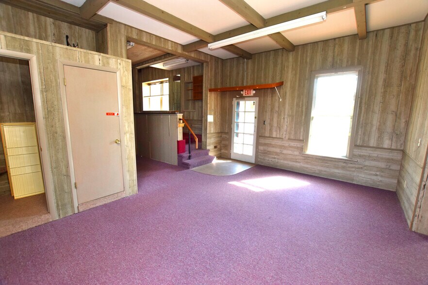More Photos Of 320 E Grand Blanc Rd, Grand Blanc Office For Lease