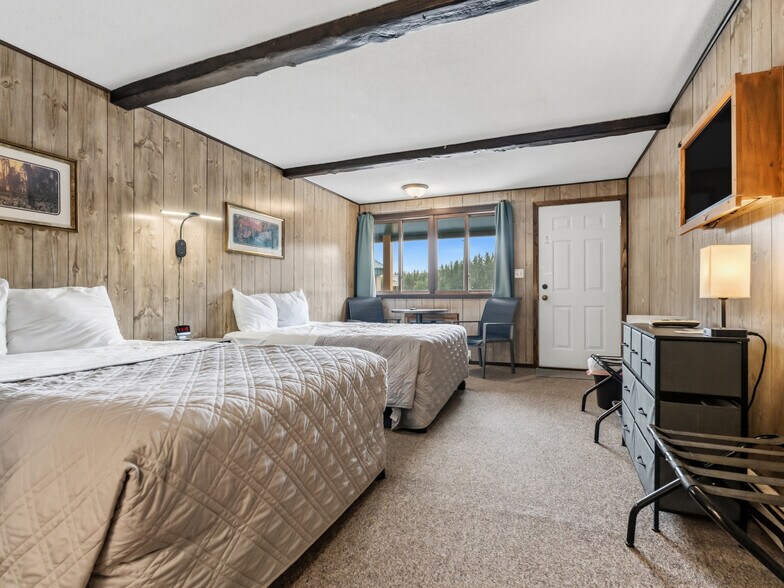 More Photos Of 16154 US 63 Hwy, Hayward Hotel For Sale