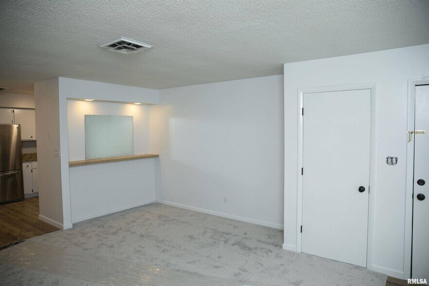 More Photos Of 987 Clock Tower Dr, Springfield Apartments For Sale