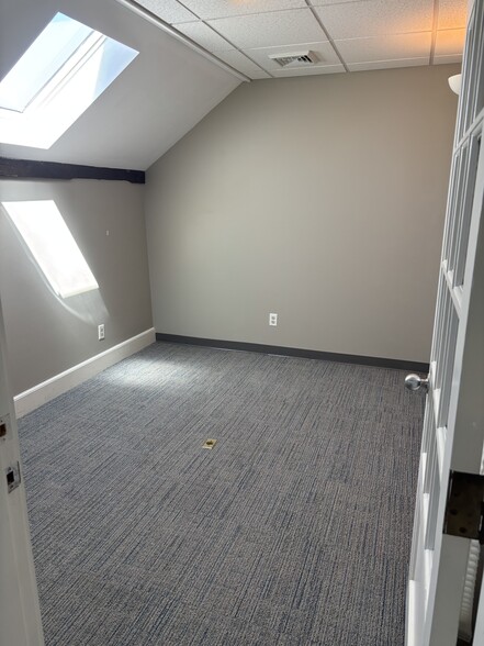 More Photos Of 2299 Woodbury Ave, Newington Medical For Lease