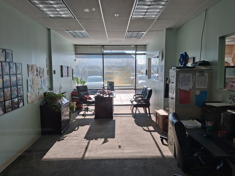 More Photos Of 4090 Lafayette Center Dr, Chantilly Office For Lease