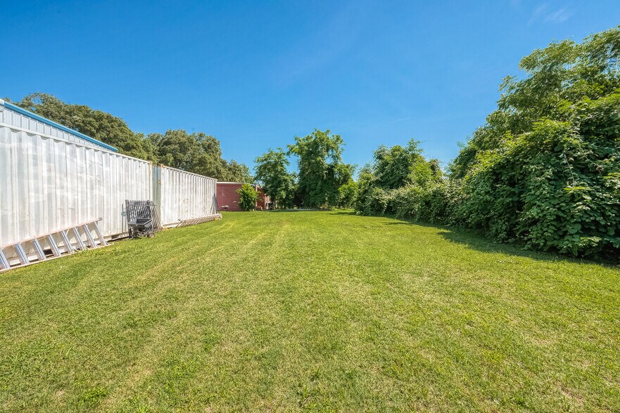 More Photos Of 210 N Houston, Wharton Freestanding For Sale