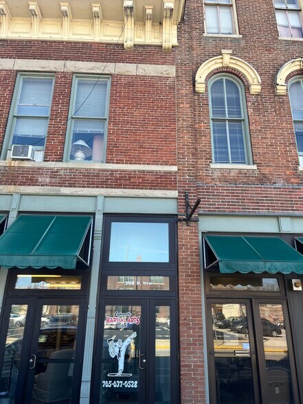 More Photos Of 308 N 4th St, Lafayette Storefront Retail Residential For Lease