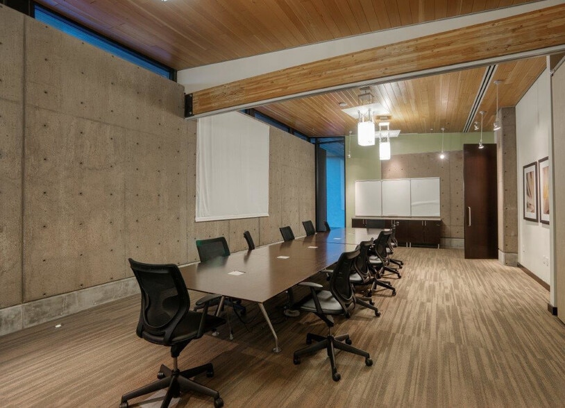 More Photos Of 2155 E Conference Dr, Tempe Medical For Lease