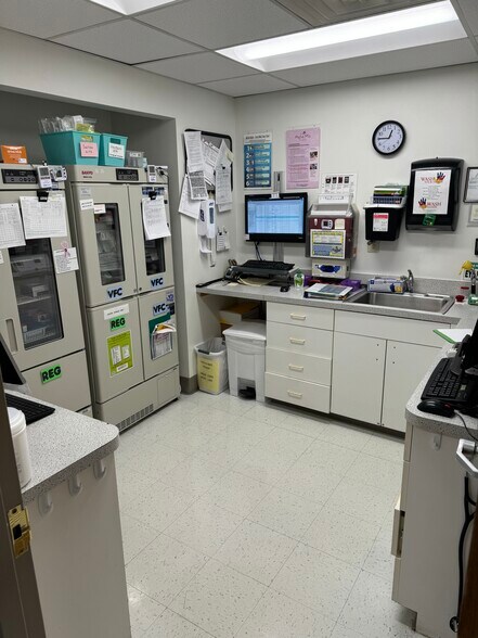 More Photos Of 1590 Medical Dr, Pottstown Medical For Lease