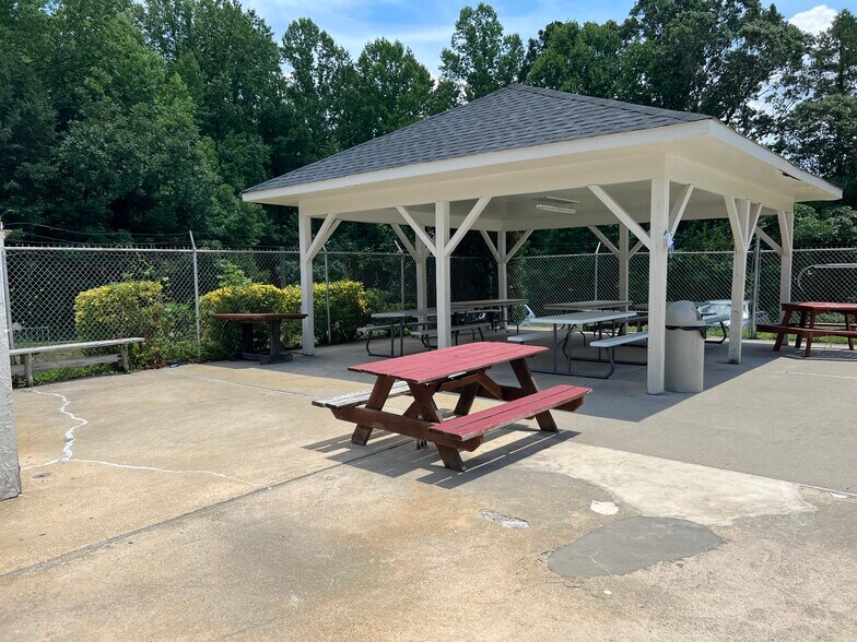 More Photos Of 1617 Shaver St, High Point Sports And Entertainment For Sale