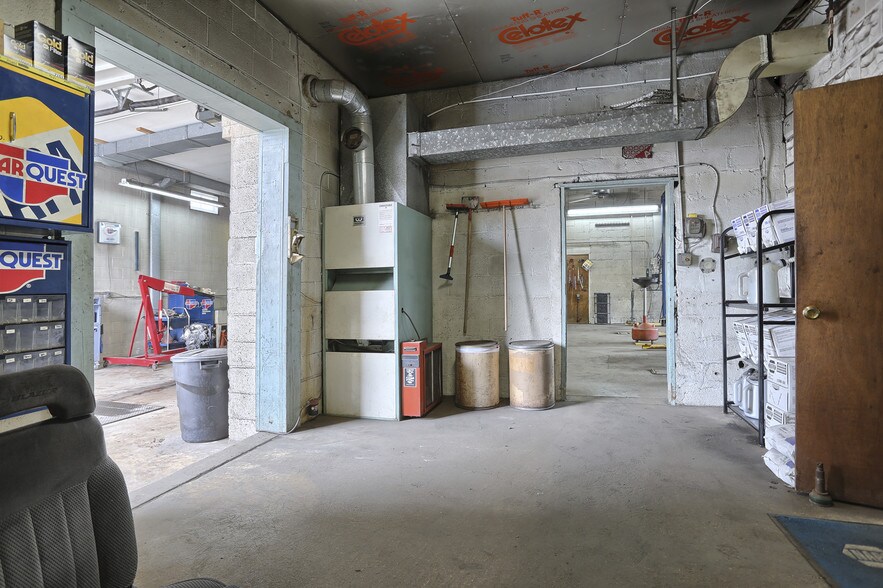 More Photos Of 270 E Lehman St, Lebanon Auto Repair For Sale