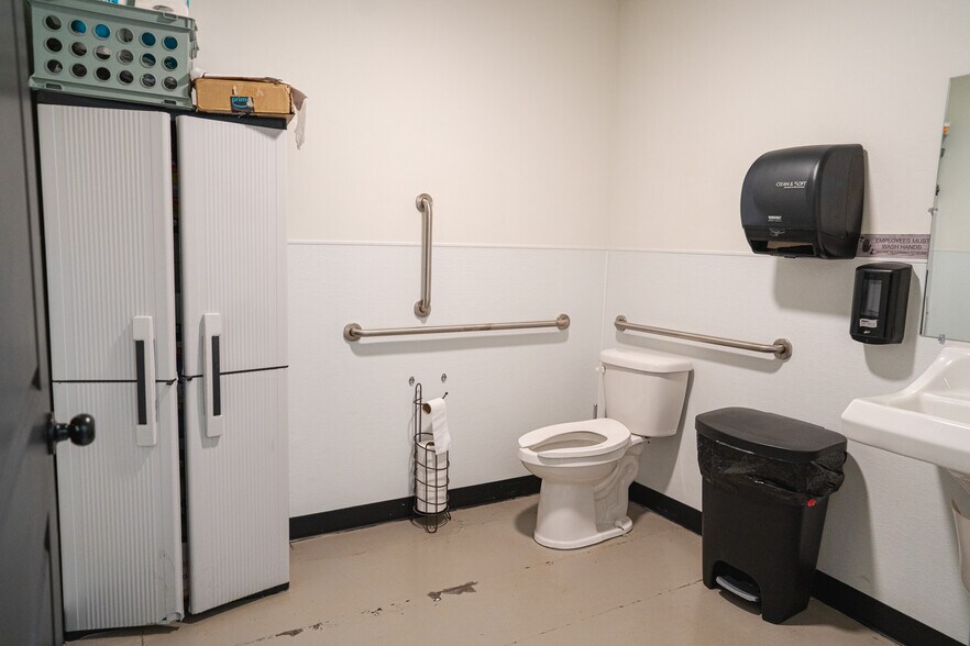 More Photos Of 2720 E Red Cliffs Dr, Saint George Unknown For Lease