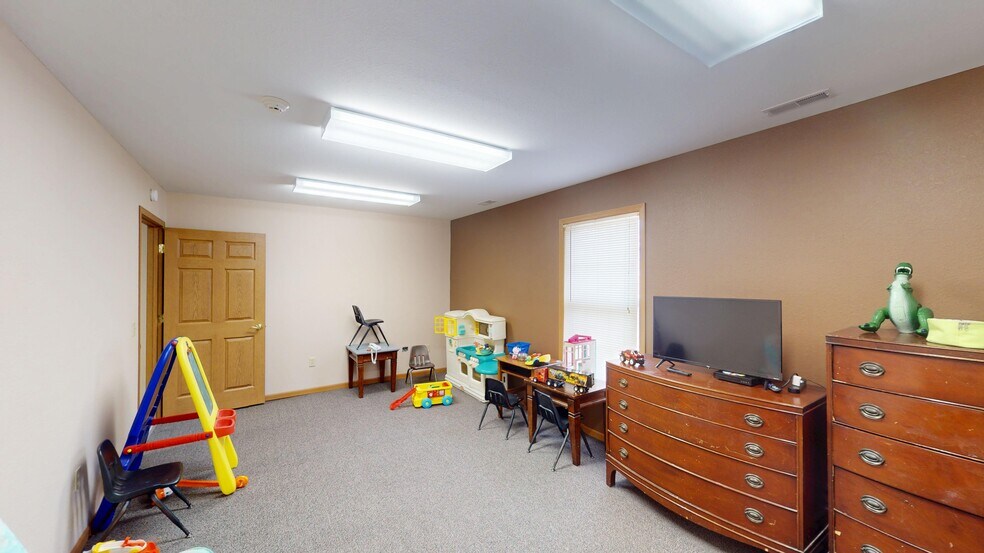 More Photos Of 707 Il Route 127, Greenville Flex For Sale