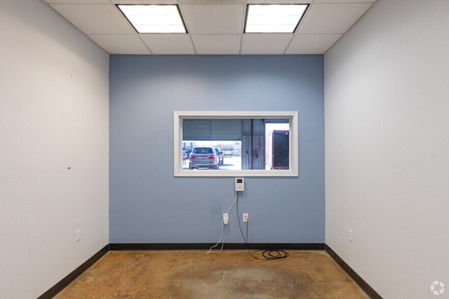 More Photos Of 12306 Shiloh Church Rd, Houston Warehouse For Lease