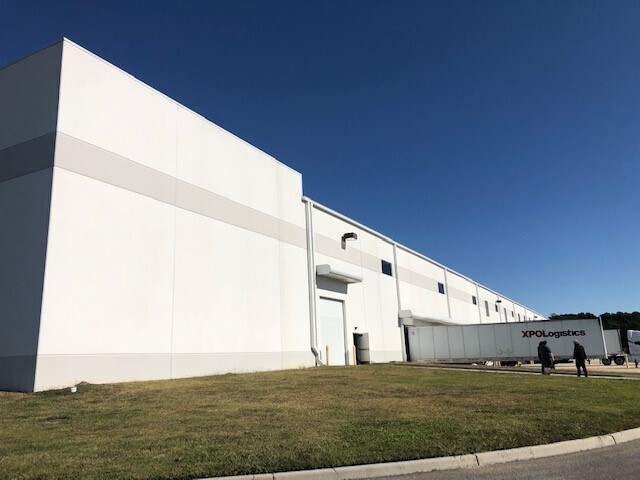 More Photos Of 1010 CenterPoint Dr, Suffolk Distribution For Lease