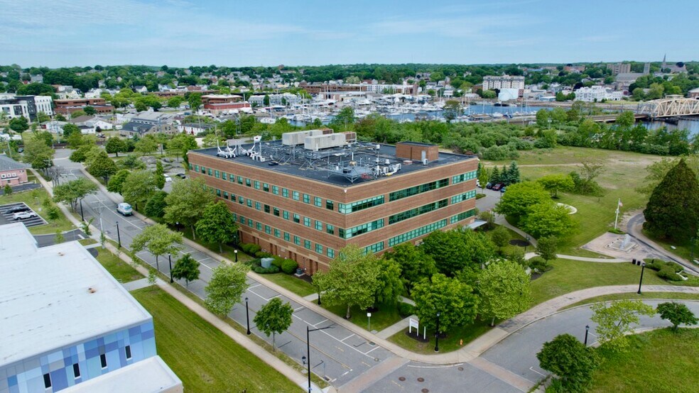 More Photos Of 1 Chelsea St, New London Office For Lease