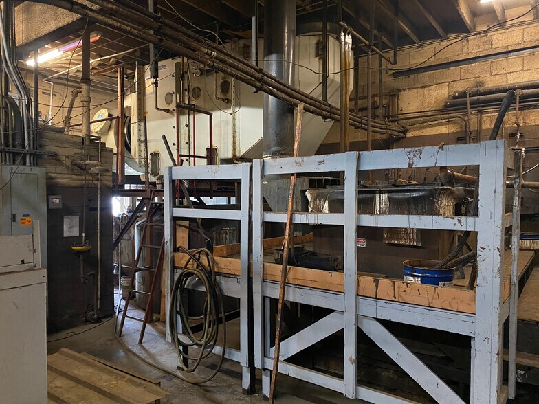 More Photos Of 1012 N 9th Ave, Walla Walla Manufacturing For Sale