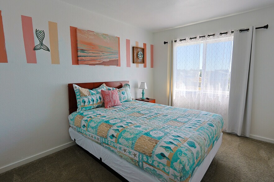 More Photos Of 754 SW Coast Hwy, Newport Hotel For Sale