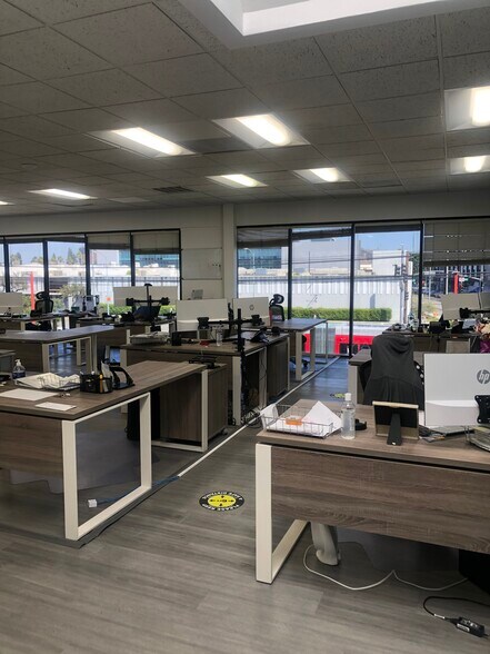 More Photos Of 8885 Venice Blvd, Los Angeles Light Distribution For Lease