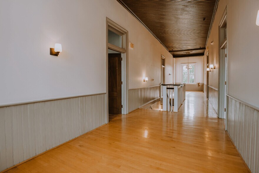 More Photos Of 441 Washington St, Portsmouth Office Residential For Sale