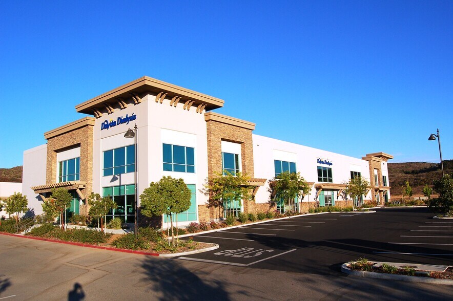 More Photos Of 868 Patriot Dr, Moorpark Warehouse For Sale