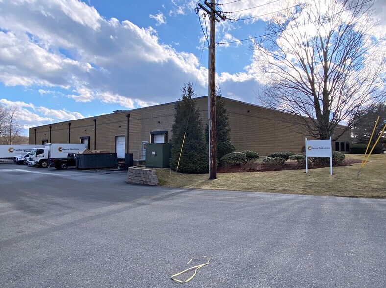 More Photos Of 54 Concord St, North Reading Light Manufacturing For Sale